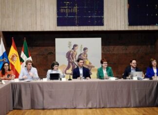 Lehendakariak Euskadi-Kanariak aliantza indartu du Tenerifen, Pedro Sanchezen gobernuari migrazioa kudeatzeko egiturazko plan bat exijitzeko