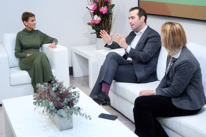 20251030_Presidenta_reunionMinistroCuerpo_1-696x464-1