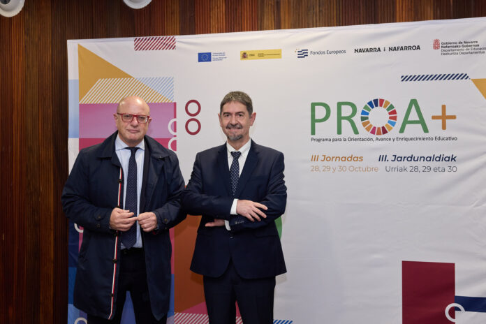 281025EDU_PROAAMBOS-696x464-1