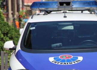 Detenido un hombre de origen magrebí con antecedentes tras romper los dientes a otro varón con unas tijeras de podar en Bilbao