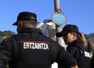 Ertzaintzak Txema Aguirre Larraona, ETAk 1997ko urriaren 13an hil zuen agentea, omendu du