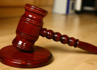 Condenado a dos años de prisión, que no cumplirá, por agredir sexualmente y maltratar a su pareja en Donostia