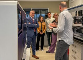 Nafarroako Gobernuak kultura zientifikoa bultzatzea nabarmendu du Zientzia eta Teknologiarako Espainiako Fundazioko zuzendariak IRIS Polora egindako bisitan