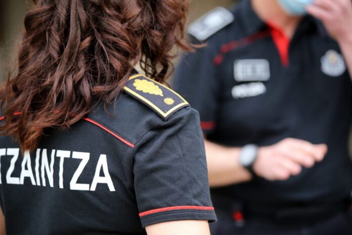 ertzaintza3466-1024x682-1-696x464-1