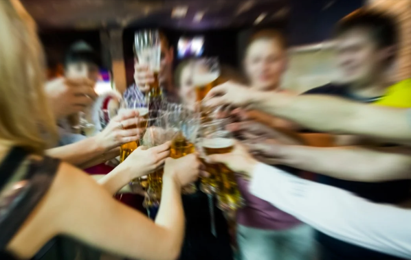 jovenes-alcohol-Buscar-con-Google-11-06-2025_10_46_AM