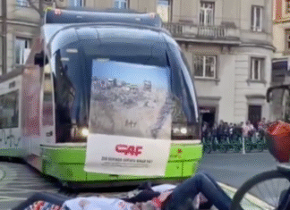 La persona detenida durante la protesta contra CAF en Bilbao, queda en libertad