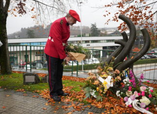 La Ertzaintza homenajea a José Luis González Villanueva e Iñaki Mendiluze Etxeberria, agentes asesinados hace 30 años