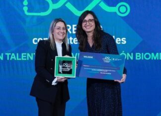 La investigadora de Biogipuzkoa Amaia Cipitria, reconocida con el Premio Constantes y Vitales por su trabajo en cáncer de mama