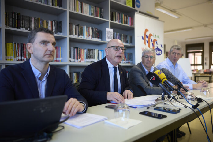 20012026_Gimeno_nuevo_instituto_2-696x464-1