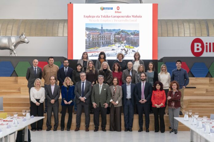 bCONSTITUCIONMESAEMPLEO5136-696x464-1