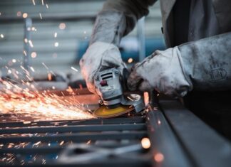 Energia-komunitateentzako, industria-deskarbonizaziorako eta enpresa-ibilgailuak txatar bihurtzeko 3,3 milioi euroko laguntza berriak