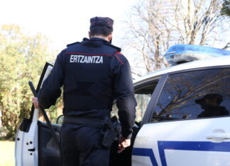 Pertsona bat hil da zirkulazio-istripu batean Amorebieta-Etxanon