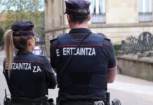 Arrestado en Bermeo un joven de origen africano con antecedentes y una requisitoria judicial tras participar en una agresión grupal y el robo de un reloj