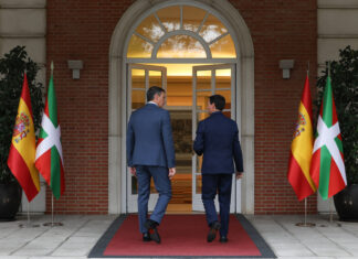 El lehendakari reprocha al Gobierno español los retrasos en los traspasos de competencias y advierte del deterioro de la relación bilateral