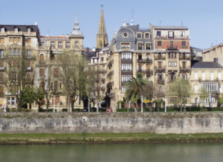 Donostiako Udalak ostatu eta etxebizitza turistikoen lizentzien emakida muturreraino murriztuko du