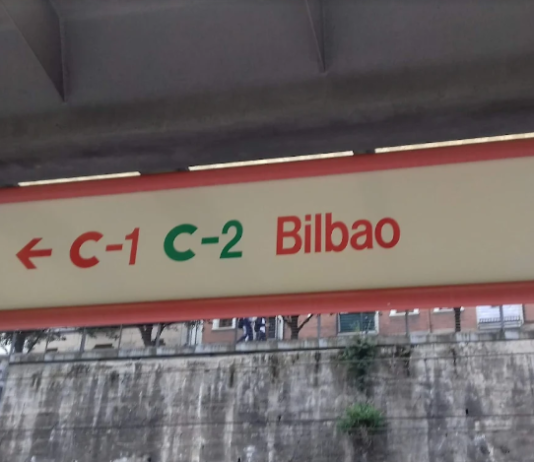 La salida de un eje en un tren en Zabalburu altera el servicio de Cercanías en plena hora punta