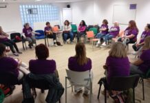 Las trabajadoras de residencias de Gipuzkoa inician un encierro en la casa de las mujeres de Donostia para desbloquear el conflicto del sector