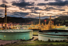 Salud recomienda el confinamiento preventivo en Muskiz por una fuga de benceno en Petronor