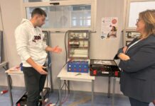 Zazpi gizonek eta hiru emakumek amaitu dute Nafar Lansare-Nafarroako Enplegu Zerbitzuak antolatutako instalazio elektrikoen ikastaroa, eta kontratu mugagabea lortzeko aukera izango dute