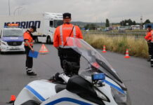 Euskal Poliziak segurtasun-uhalaren eta haurrak eusteko sistemen erabileraren zaintza indartuko du Euskadiko errepideetan