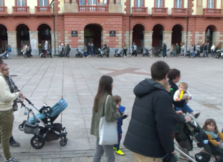 Protesta ruidosa en Eibar para exigir más plazas en las haurreskolas
