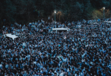 La amenaza de huelga de controladores en Sevilla pone en jaque el viaje de la afición de la Real a la final de Copa