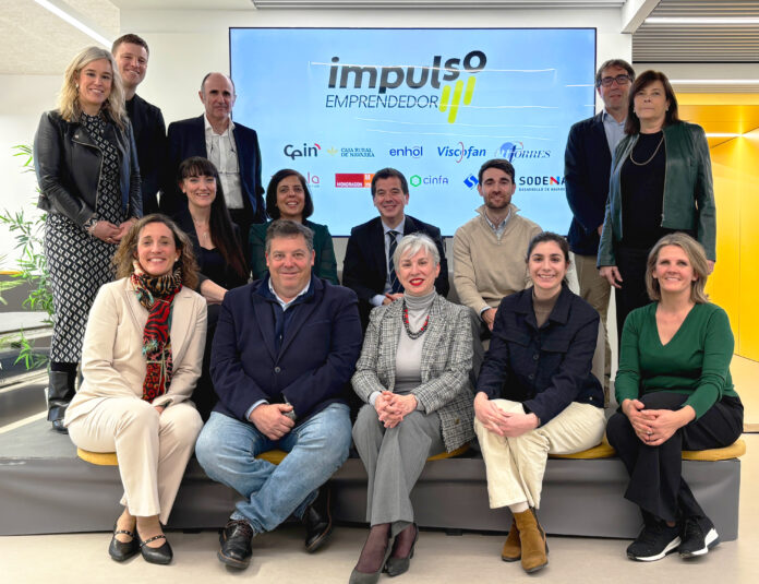 Foto-familia-impulso-emprendedor-696x535-1