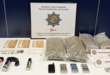La Policía Municipal de Bilbao arresta a cinco personas tras desmantelar un punto de venta de droga en una vivienda de San Francisco