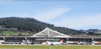 El conflicto laboral en Groundforce provoca las primeras demoras en el aeropuerto de Loiu