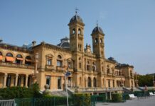 Eusko Jaurlaritzak eta Donostiako udalak donostiar hiriburuan GAZ bulegoa irekitzeko hitzarmena sinatu dute