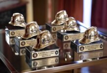 El Ayuntamiento de Bilbao homenajea a los bomberos jubilados