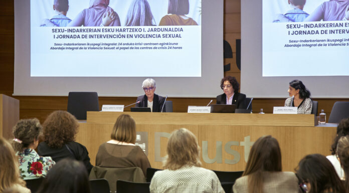 Sexu indarkeriaren biktima diren emakumeak artatzen dituzten profesionalen prestakuntza ezinbestekoa azpimarratu du Emakundek