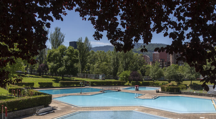 Los polideportivos municipales de Bilbao abrirán sus solariums a partir de mañana