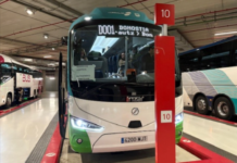 FACUA reclama el fin de la discriminación en el bus Donostia-Bilbao: los vizcaínos pagan 9,50 euros más por trayecto