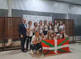 La Selección Vasca de Pelota estrecha lazos con la comunidad de Mendoza tras su éxito mundialista