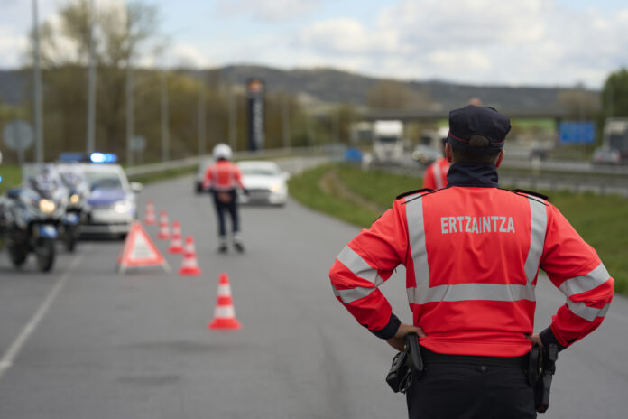 0324_TRAFICO_ERTZAINTZA_erredehierro_14114-696x464-1