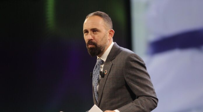 Denis Itxaso, BUILD:INN klusterraren batzarrean: “Eraikuntzaren sektore indartsu, berritzaile eta konprometiturik gabe ez dago etxebizitza-politika posiblerik”
