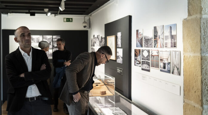 Euskadiko Arkitektura Institutuak Peña Ganchegui Artxiboaren Haizearen Orraziaren Plazari buruzko erakusketa aurkeztu du, haren egilearen mendeurrena ospatzeko