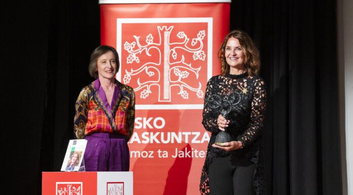 Gloria Totoricagüenak jaso du Manuel Lekuona Saria 2025 euskal identitatearen nazioarteko proiekzioari egindako ekarpenagatik