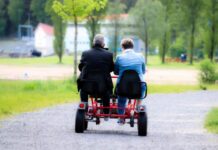 Nafarroak 141.000 euro jarri ditu gizarte-berrikuntzako sei proiektu lantzeko, 50 urtetik gorako pertsonen ongizatea hobetzeko
