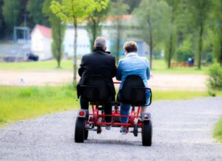 Nafarroak 141.000 euro jarri ditu gizarte-berrikuntzako sei proiektu lantzeko, 50 urtetik gorako pertsonen ongizatea hobetzeko