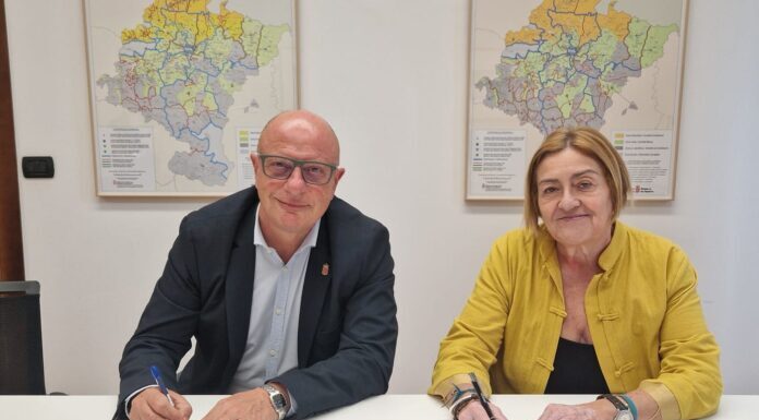 Hezkuntzak eta Fundación Secretariado Gitano Fundazioak ‘Sustatu’ eskola-laguntza, orientazio eta errefortzurako hitzarmena berritu dute