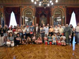 Aburto recibe a las niñas y niños saharauis y de países del este que disfrutan el verano en Bilbao en familias de acogida