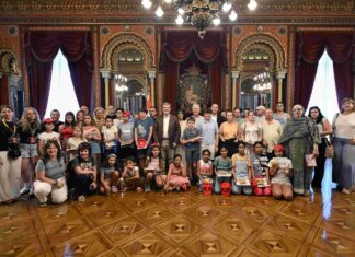 Aburto recibe a las niñas y niños saharauis y de países del este que disfrutan el verano en Bilbao en familias de acogida