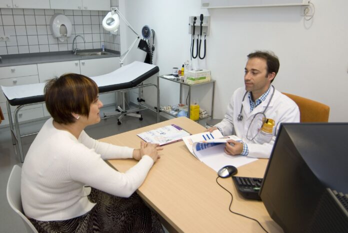 Consulta-medica-Solchaga-696x466-1