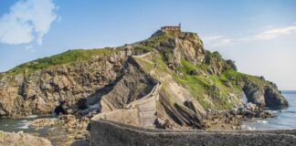 La Diputación y los ayuntamientos de Bakio y Bermeo coordinan un dispositivo especial en Gaztelugatxe por el eclipse