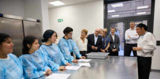Chivite Lehendakariak Tuterako ETI San Juan ikastetxearen Sukaldaritza eta Jatetxe arloko ziklo berriak bisitatu ditu, eta horiek abian jartzeak erantzun egiten dio Erriberako eskari historiko bati