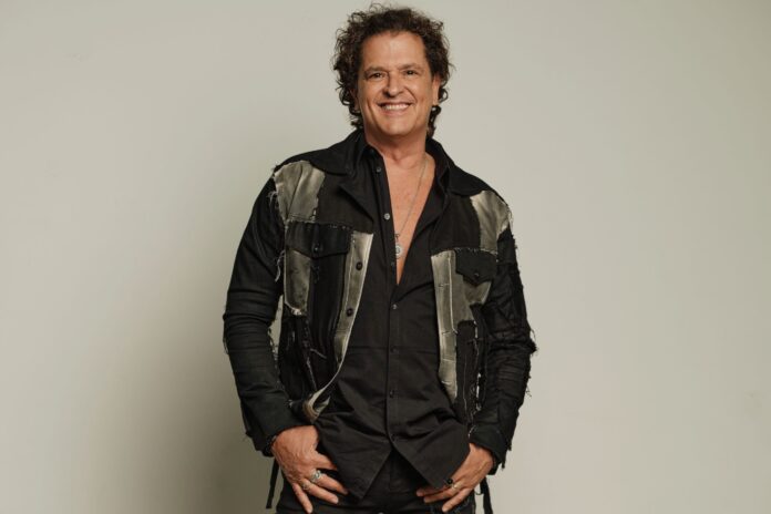 Carlos-Vives-696x464-1