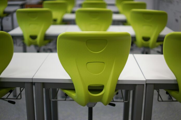 aula-696x464-1