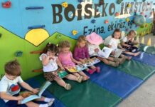 La Diputación de Bizkaia remite 450 libros en euskera a la Ikastola de Boise para potenciar la cultura y el idioma vasco en EEUU